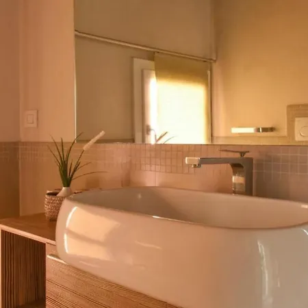 Welc-om Golden Apartment