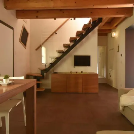 Welc-om Golden Apartment